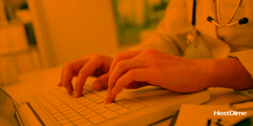 Como a tecnologia está revolucionando os sistemas de saúde 5 médico trabalhando no computador